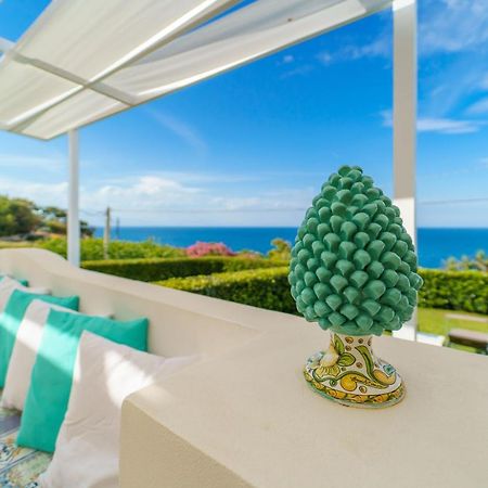 Villa Vittoria - Waterfront House Аугуста Экстерьер фото