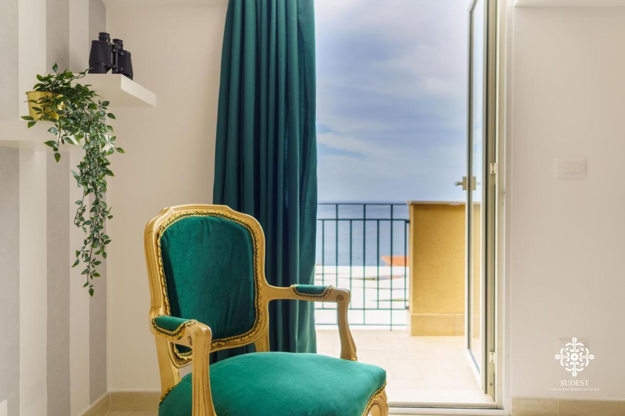 Villa Vittoria - Waterfront House Аугуста Экстерьер фото