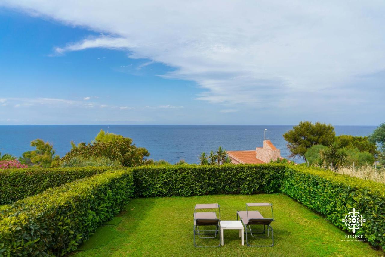 Villa Vittoria - Waterfront House Аугуста Экстерьер фото